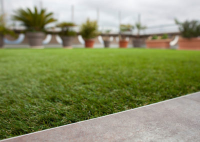Pavimentazione terrazze con erba sintetica Roofingreen. Acquastop Cagliari