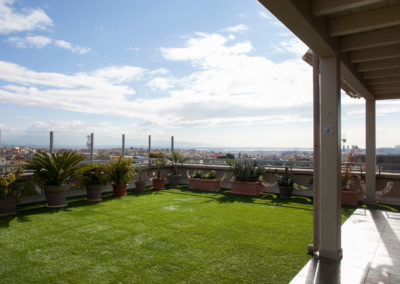 Pavimentazione terrazze con erba sintetica Roofingreen. Acquastop Cagliari